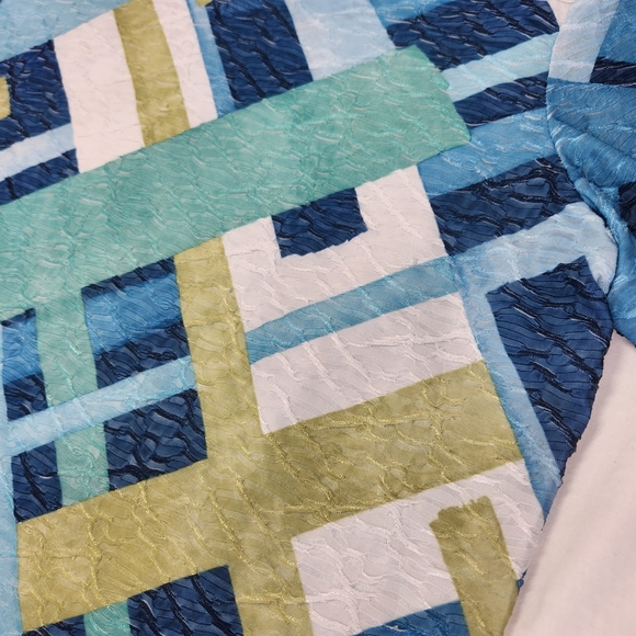 Alfred Dunner Textured Blue and Green Abstract Blouse 3/4 Sleeve Large - Picture 6 of 7